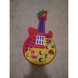 Vintage 2003 Spin Master The Wiggles Play Along Red Guitar Music Toy